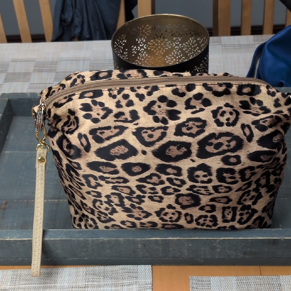 Urban Originals Black and Cream Bag